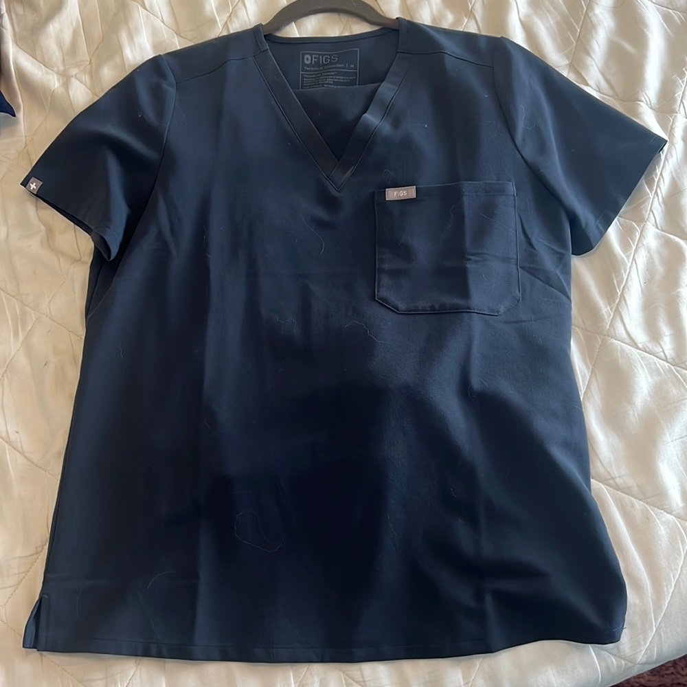 Fig’s scrubs. Top is Med, jogger bottoms size small
